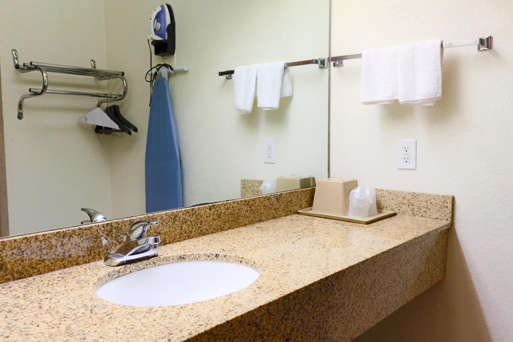 The Symphony Inn & Suites Houston Camera foto